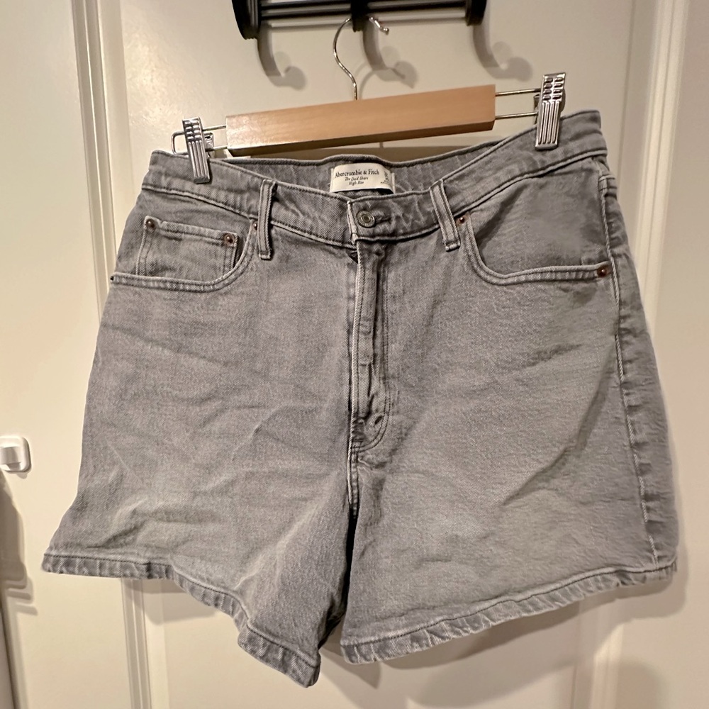 A&F High Rise Curvy Dad Shorts - Size 32/14 - Great Condition!